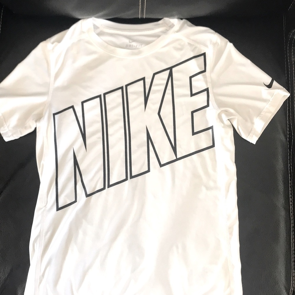 Boys Nike T-shirt